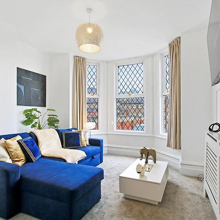 Home In Woodhouse, Leeds,Free 4 Car Parking,Free Wifi Eksteriør bilde