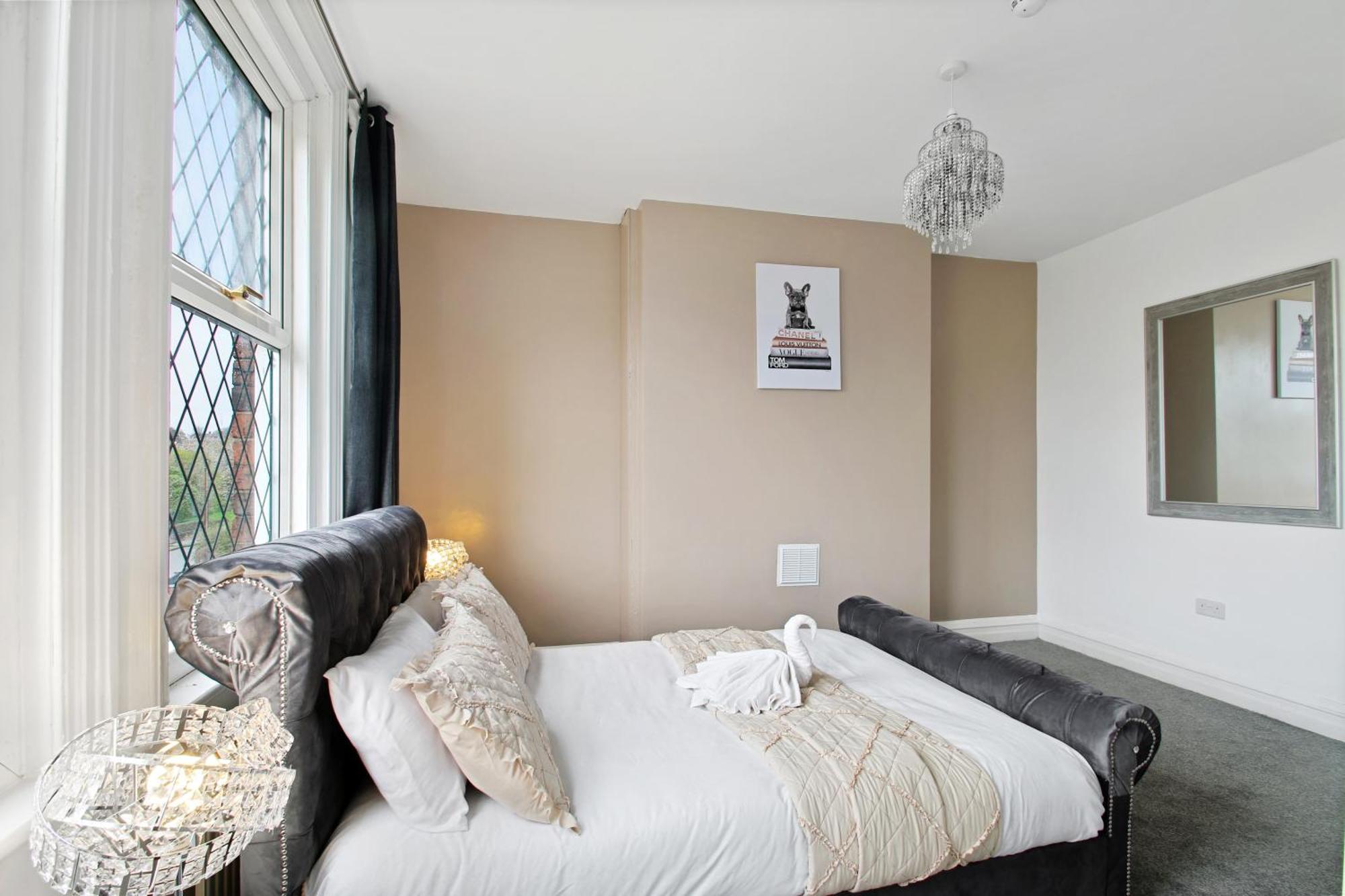 Home In Woodhouse, Leeds,Free 4 Car Parking,Free Wifi Eksteriør bilde